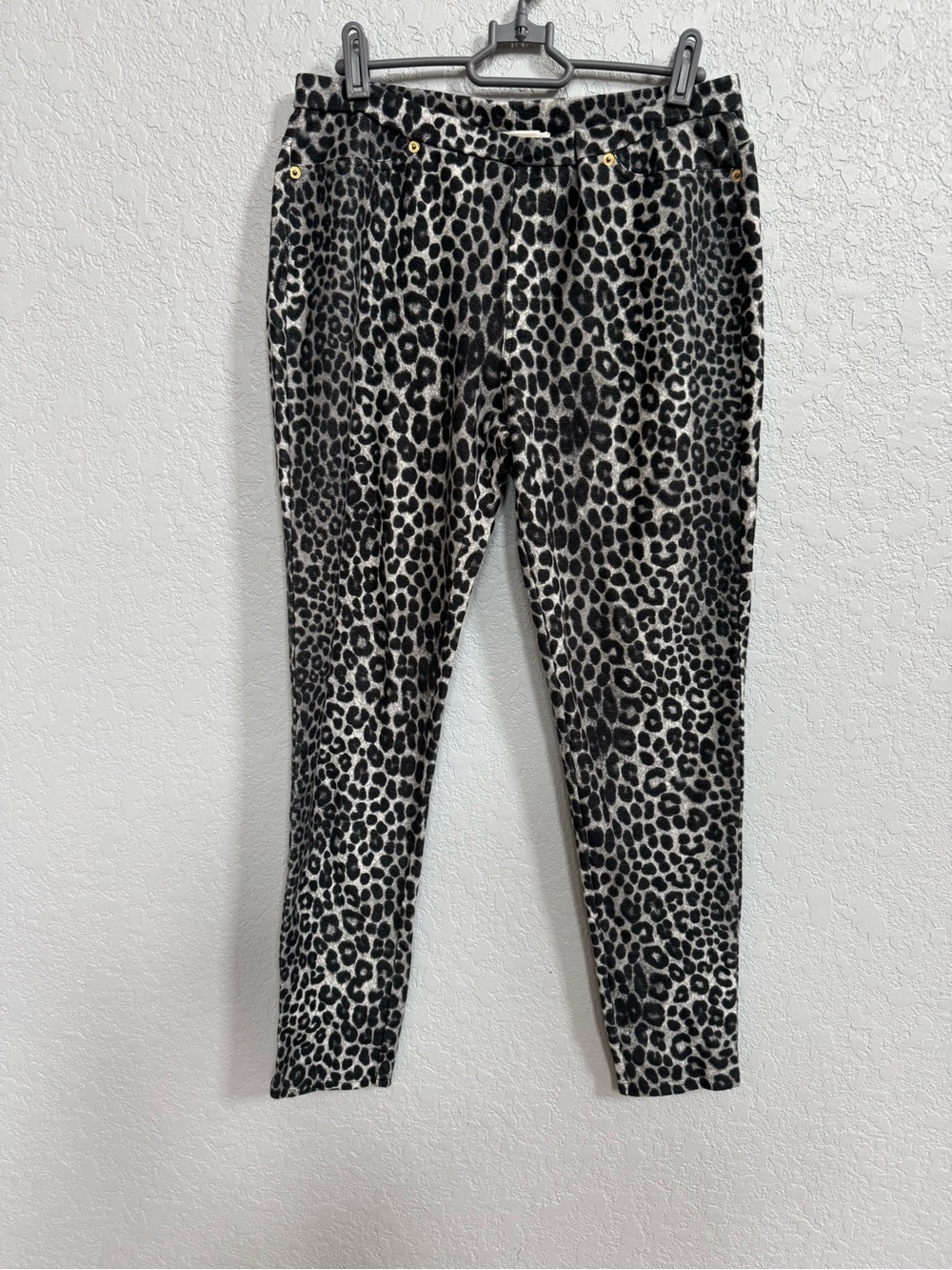 Michael Kors leopard print jeggings  size medium